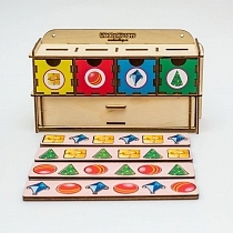 Картинка WoodlandToys Обучающий комодик большой «Формы 1» от магазина gnom.land