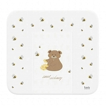 Картинка Nuovita Матрасик для пеленания мягкий HONEY BEAR, 820х720 мм, белый от магазина gnom.land