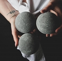 Картинка Leosilverhome Бомбочка для ванны «Малевич», 220 г от магазина gnom.land