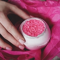 Картинка Leosilverhome Бомбочка для ванны «Млечный путь», 220 г от магазина gnom.land